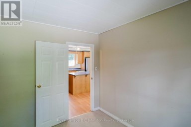 25 AVELE ROAD South Bruce Peninsula Ontario photo 20