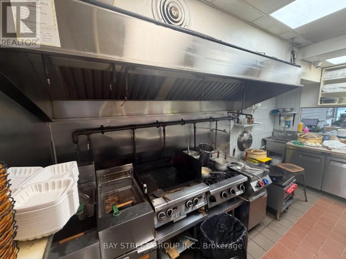 185 DUNDAS STREET W, Toronto (Bay Street Corridor), Ontario, M5G1C7