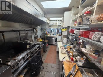 185 DUNDAS STREET W Toronto (Bay Street Corridor) Ontario photo 5