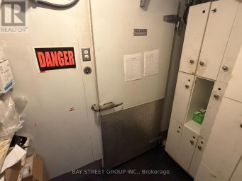 185 DUNDAS STREET W Toronto (Bay Street Corridor) Ontario photo 6