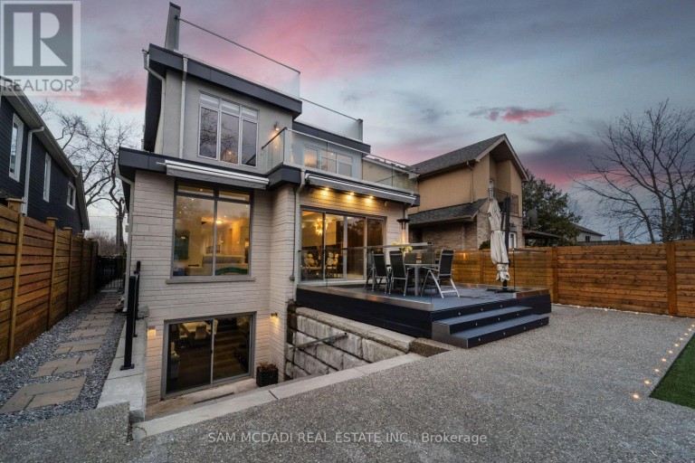 852 GOODWIN ROAD, Mississauga (Lakeview), Ontario, L5G4J7