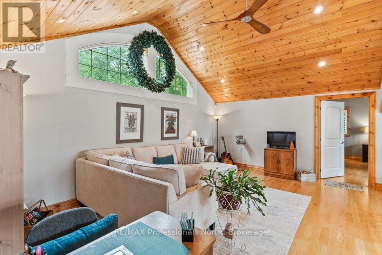 1041 KINGFISHER LANE, Minden Hills (Minden), Ontario, K0M2K0