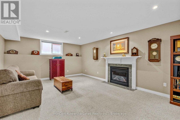 1069 SILVERDALE ROAD, Peterborough (Otonabee Ward 1), Ontario, K9J7W5