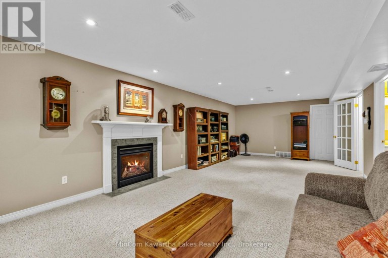 1069 SILVERDALE ROAD, Peterborough (Otonabee Ward 1), Ontario, K9J7W5