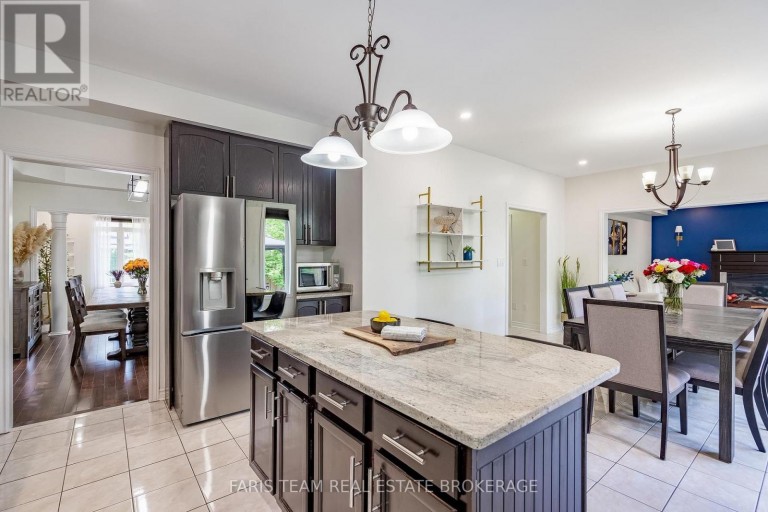 31 THE QUEENSWAY, Barrie (Innis-Shore), Ontario, L4M7H5