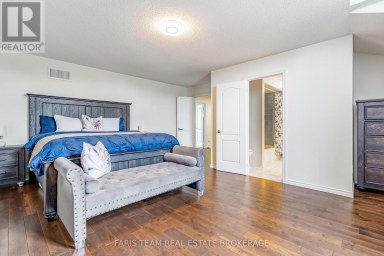 31 THE QUEENSWAY Barrie (Innis-Shore) Ontario photo 27