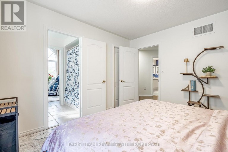 31 THE QUEENSWAY, Barrie (Innis-Shore), Ontario, L4M7H5