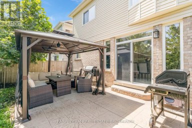 31 THE QUEENSWAY Barrie (Innis-Shore) Ontario photo 40