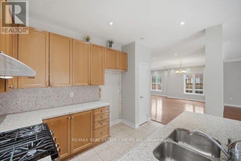 32 MIDNIGHTSUN TRAIL, Brampton (Sandringham-Wellington), Ontario, L6R3K3
