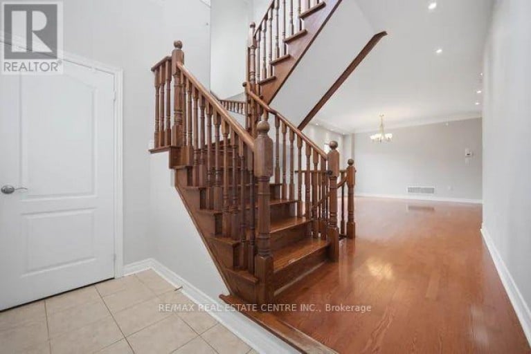 32 MIDNIGHTSUN TRAIL, Brampton (Sandringham-Wellington), Ontario, L6R3K3