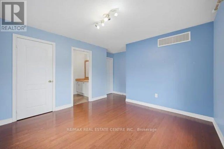 32 MIDNIGHTSUN TRAIL, Brampton (Sandringham-Wellington), Ontario, L6R3K3