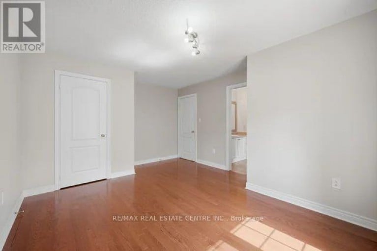 32 MIDNIGHTSUN TRAIL, Brampton (Sandringham-Wellington), Ontario, L6R3K3