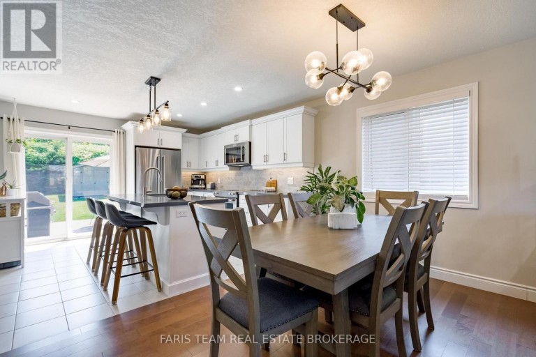 17 HUNTER AVENUE, Tay (Victoria Harbour), Ontario, L0K2A0