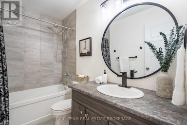 17 HUNTER AVENUE Tay (Victoria Harbour) Ontario photo 21