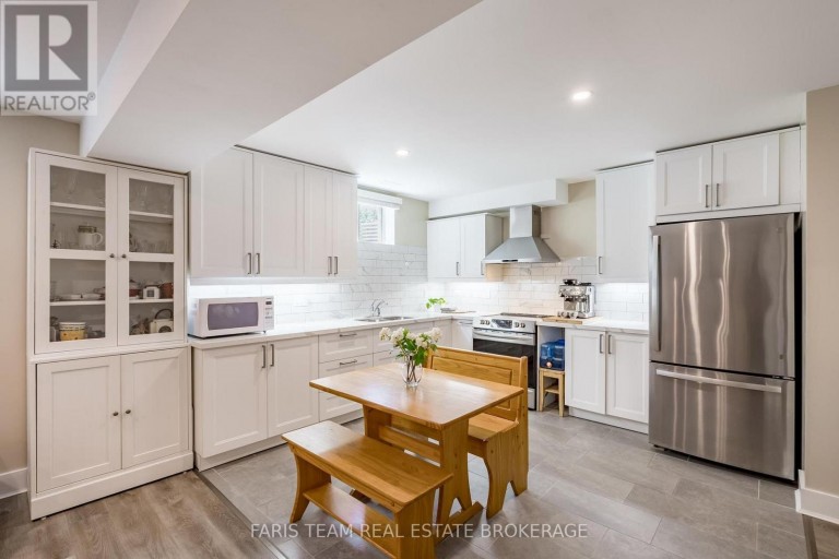 17 HUNTER AVENUE, Tay (Victoria Harbour), Ontario, L0K2A0