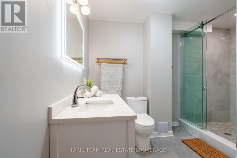 17 HUNTER AVENUE, Tay (Victoria Harbour), Ontario, L0K2A0