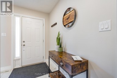 17 HUNTER AVENUE Tay (Victoria Harbour) Ontario photo 5