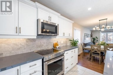 17 HUNTER AVENUE Tay (Victoria Harbour) Ontario photo 9