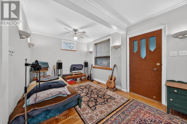 19 WALTER STREET, Guelph (St. Patrick's Ward), Ontario, N1E5N9