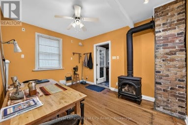 19 WALTER STREET Guelph (St. Patrick's Ward) Ontario photo 16