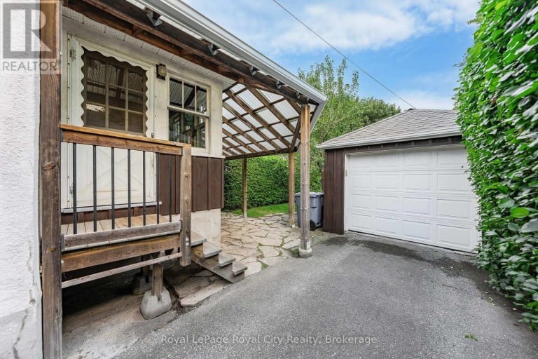 19 WALTER STREET, Guelph (St. Patrick's Ward), Ontario, N1E5N9