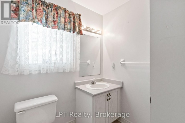 15 ESPOSITO DRIVE, Caledon (Bolton East), Ontario, L7E1T3