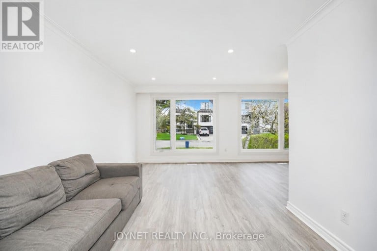 299 PALMER AVENUE, Richmond Hill (Harding), Ontario, L4C1P4