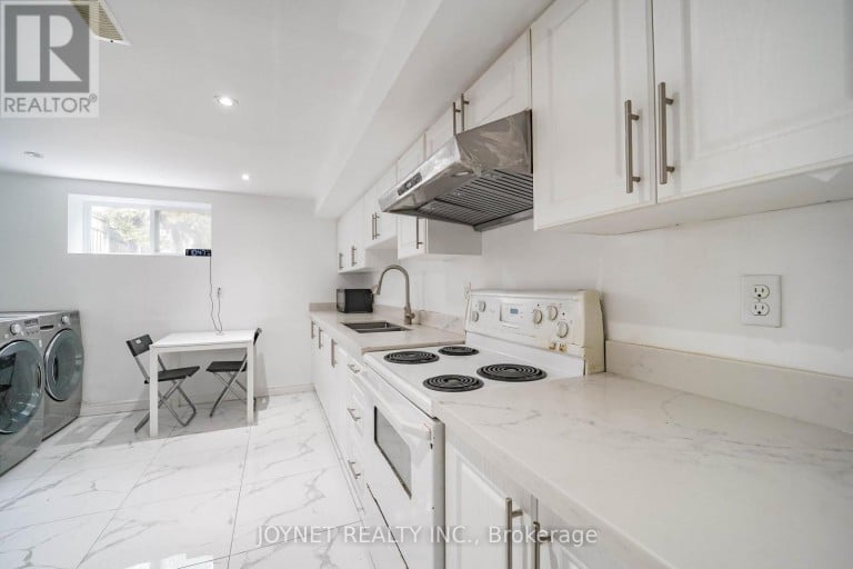 299 PALMER AVENUE, Richmond Hill (Harding), Ontario, L4C1P4