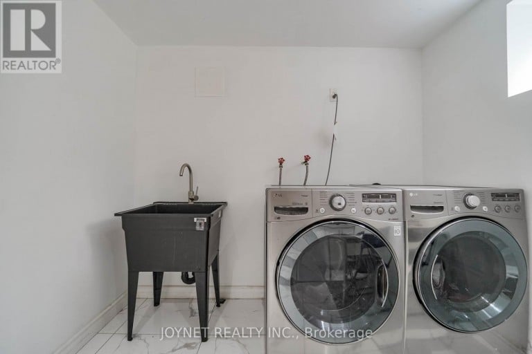 299 PALMER AVENUE, Richmond Hill (Harding), Ontario, L4C1P4