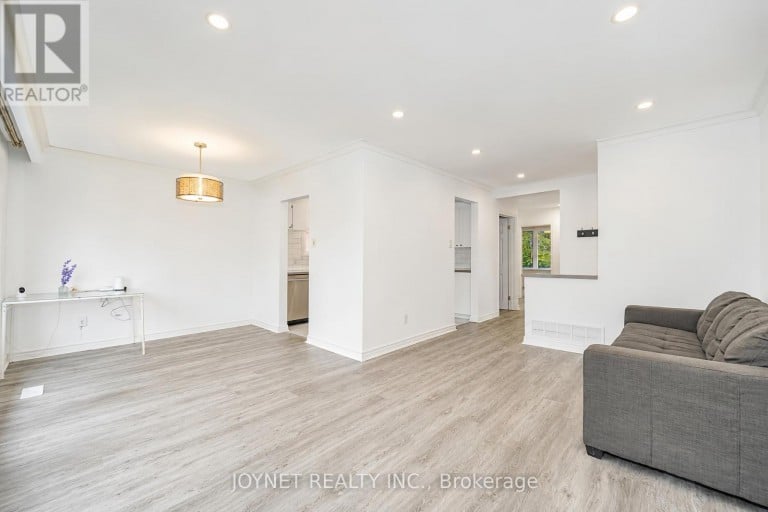 299 PALMER AVENUE, Richmond Hill (Harding), Ontario, L4C1P4