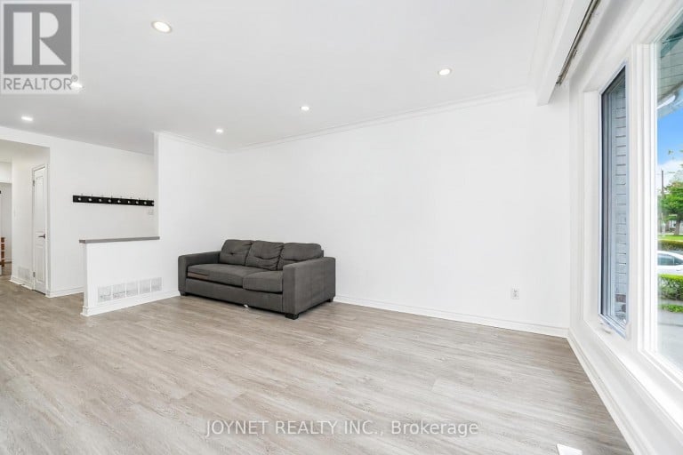 299 PALMER AVENUE, Richmond Hill (Harding), Ontario, L4C1P4