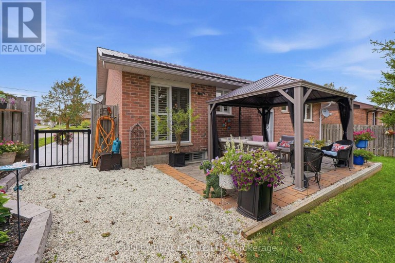 15 WILSON AVENUE, Kawartha Lakes (Lindsay), Ontario, K9V5S1