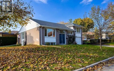 210 HARRYGAN CRESCENT Richmond Hill (Mill Pond) Ontario photo 1