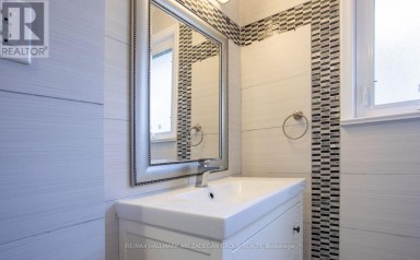 210 HARRYGAN CRESCENT Richmond Hill (Mill Pond) Ontario photo 15