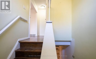 210 HARRYGAN CRESCENT Richmond Hill (Mill Pond) Ontario photo 24