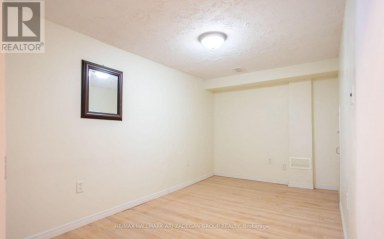 210 HARRYGAN CRESCENT Richmond Hill (Mill Pond) Ontario photo 26