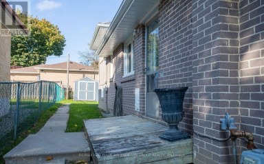 210 HARRYGAN CRESCENT Richmond Hill (Mill Pond) Ontario photo 34