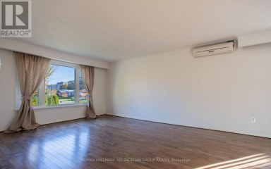 210 HARRYGAN CRESCENT Richmond Hill (Mill Pond) Ontario photo 5