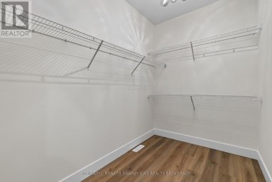 119 JAMES STREET North Middlesex (Ailsa Craig) Ontario photo 16