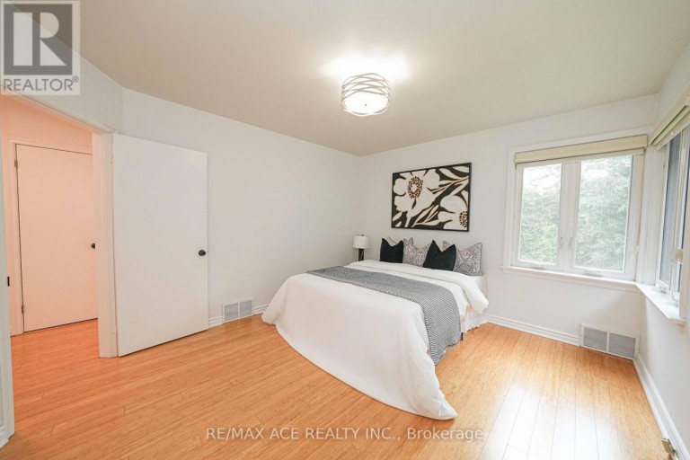 59 LILIAN DRIVE, Toronto (Wexford-Maryvale), Ontario, M1R3W4