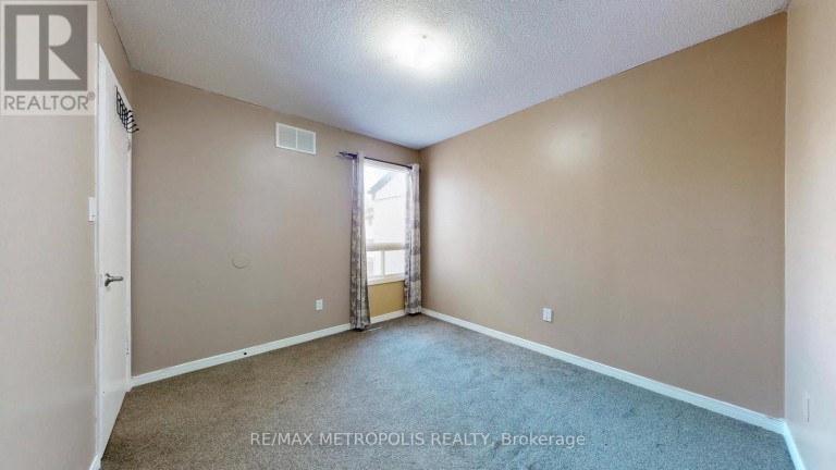 19 - 601 GALAHAD DRIVE, Oshawa (Eastdale), Ontario, L1K1L9