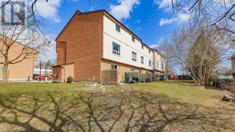 19 - 601 GALAHAD DRIVE, Oshawa (Eastdale), Ontario, L1K1L9