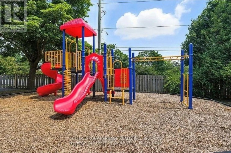 19 - 601 GALAHAD DRIVE, Oshawa (Eastdale), Ontario, L1K1L9