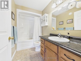 51 ALFRED STREET North Huron (Wingham) Ontario photo 20