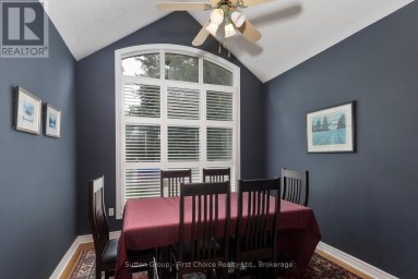 70 CRAWFORD STREET Stratford Ontario photo 10