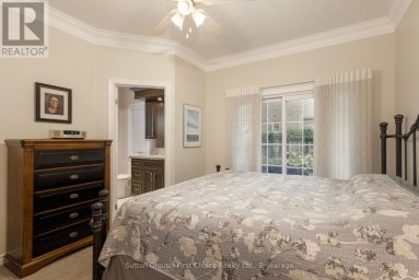70 CRAWFORD STREET Stratford Ontario photo 20