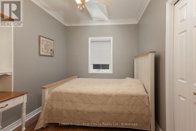 70 CRAWFORD STREET Stratford Ontario photo 23