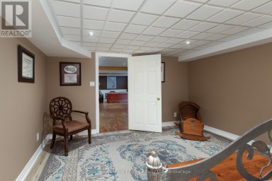 70 CRAWFORD STREET Stratford Ontario photo 39