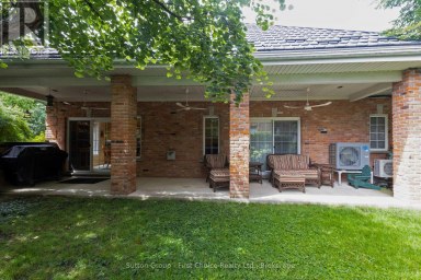 70 CRAWFORD STREET Stratford Ontario photo 43