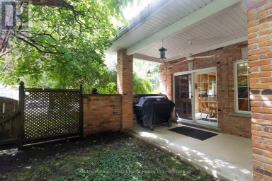 70 CRAWFORD STREET Stratford Ontario photo 44